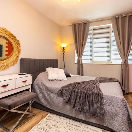 Da Vinci Delight Modern Apartment *